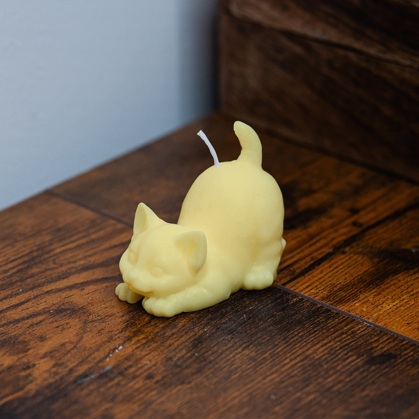 Cat shaped Candle scratching kitten - Cute Scented candles